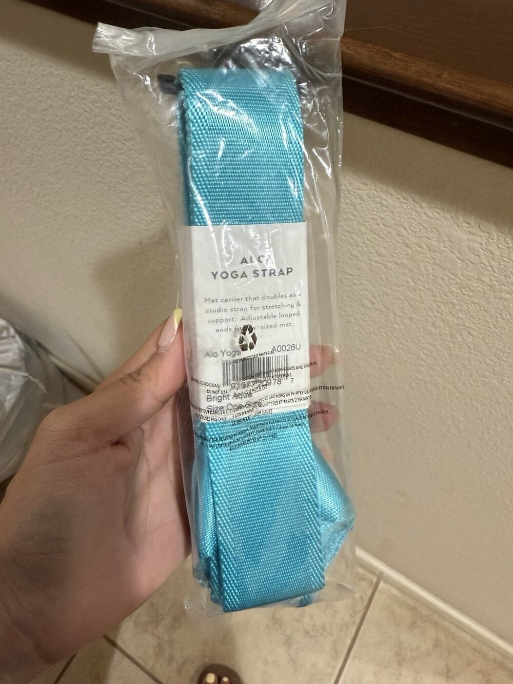 Alo Yoga Bright Aqua Nylon Yoga Strap w/ Metal Fastener 8ft x 1.5in A0026U
